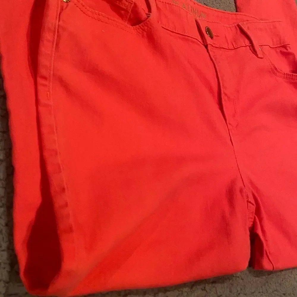 Chico’s Platinum Cropped Pants - Picture 8 of 14